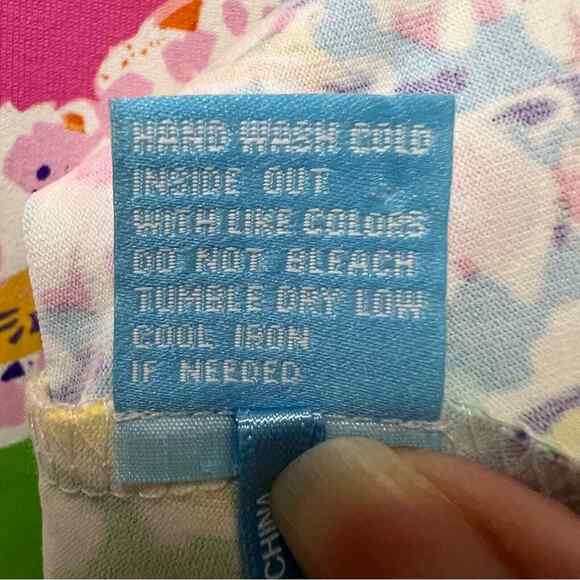 J. McLaughlin Bright Modern Paisley Signature Tee Small - Picture 4 of 5